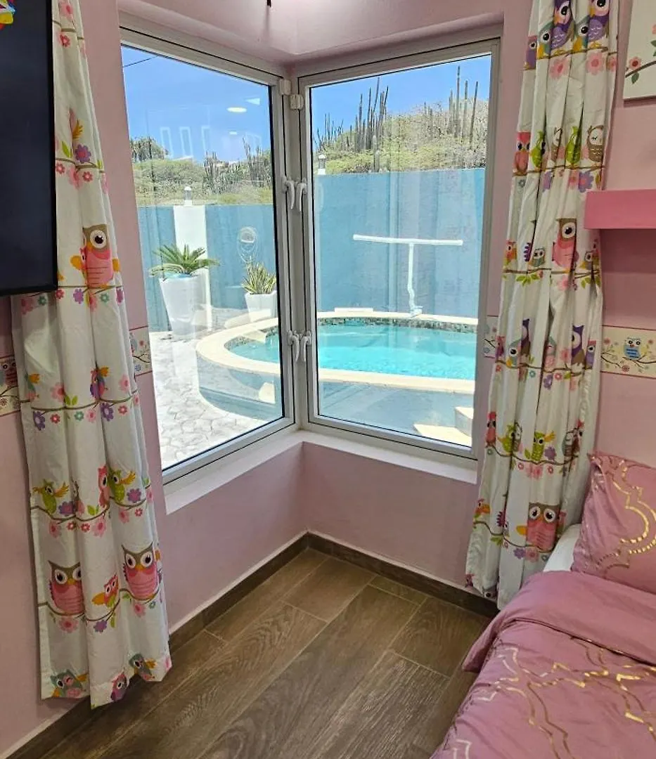 Your Private Paradise Close By The Beach! Palm Beach Aruba