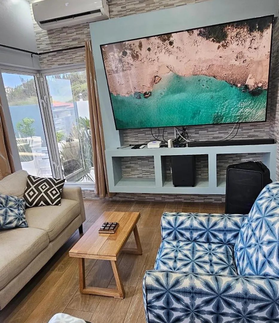 Your Private Paradise Close By The Beach! パームビーチ